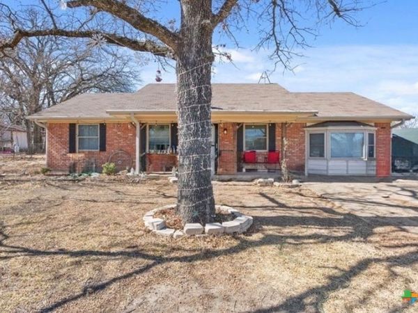 301 Liberty Street , Gatesville, TX 76528