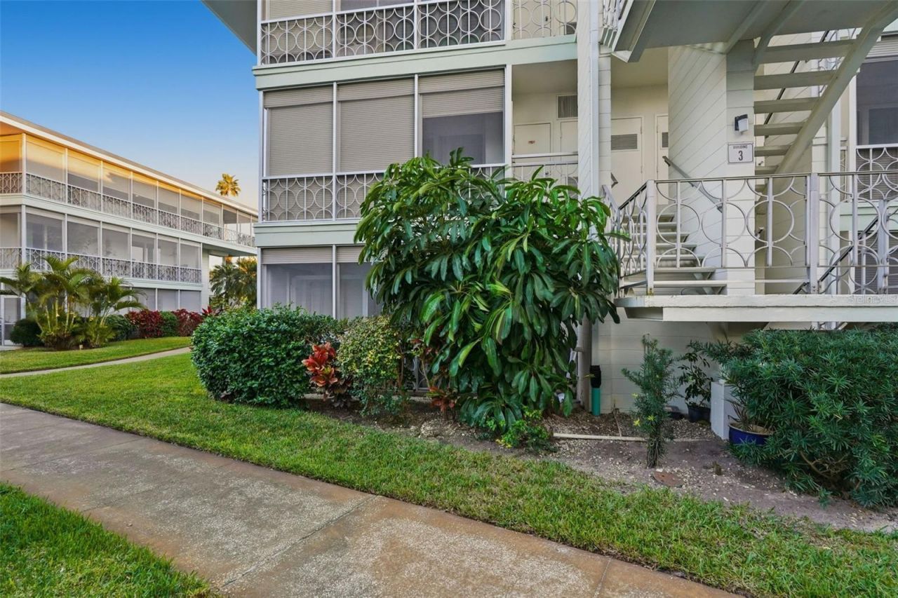 1000 N Shore Drive Ne, Unit 2, Saint Petersburg, FL 33701 Photo