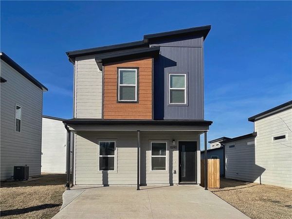 1090 Indiana Avenue , Bentonville, AR 72713