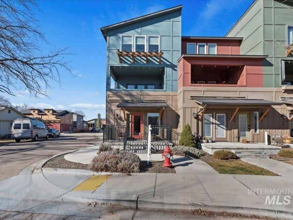 272 E 36th St., Garden City, ID 83714