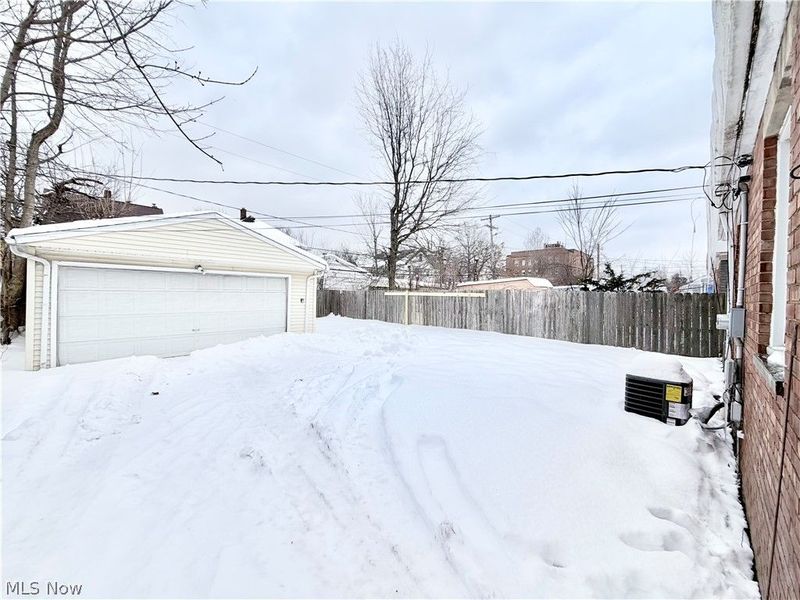 16301 Invermere Avenue, Cleveland, OH 44128 Photo 25