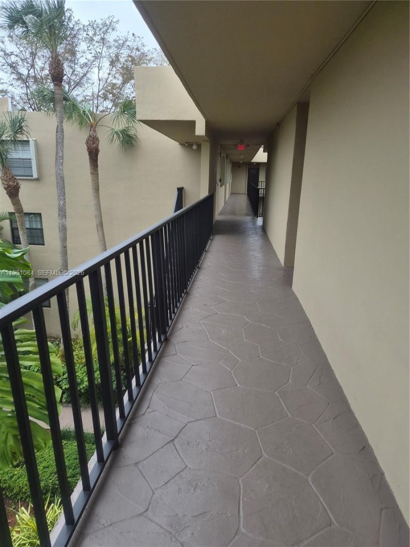 10855 SW 112th Ave, Unit 311, Miami, FL 33176 Photo