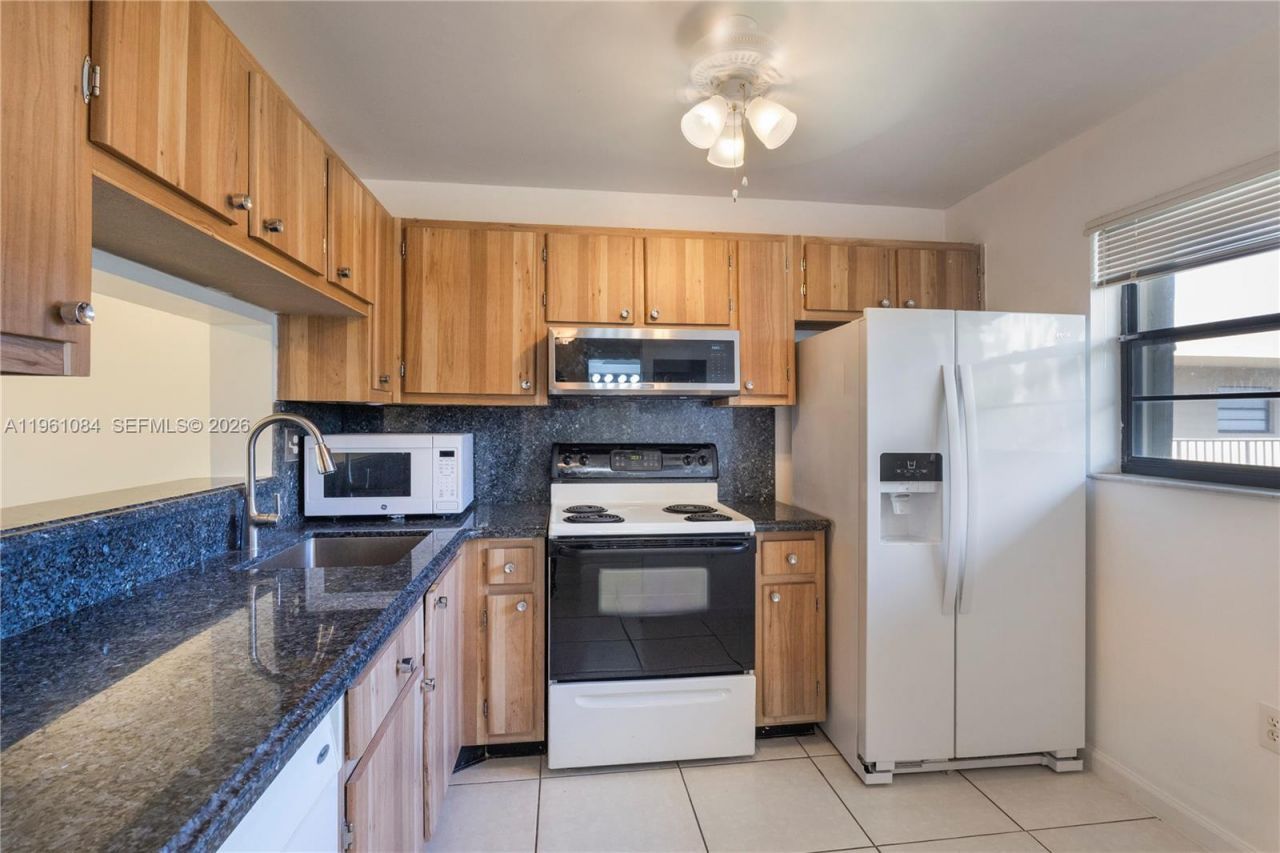 10855 SW 112th Ave, Unit 311, Miami, FL 33176 Photo