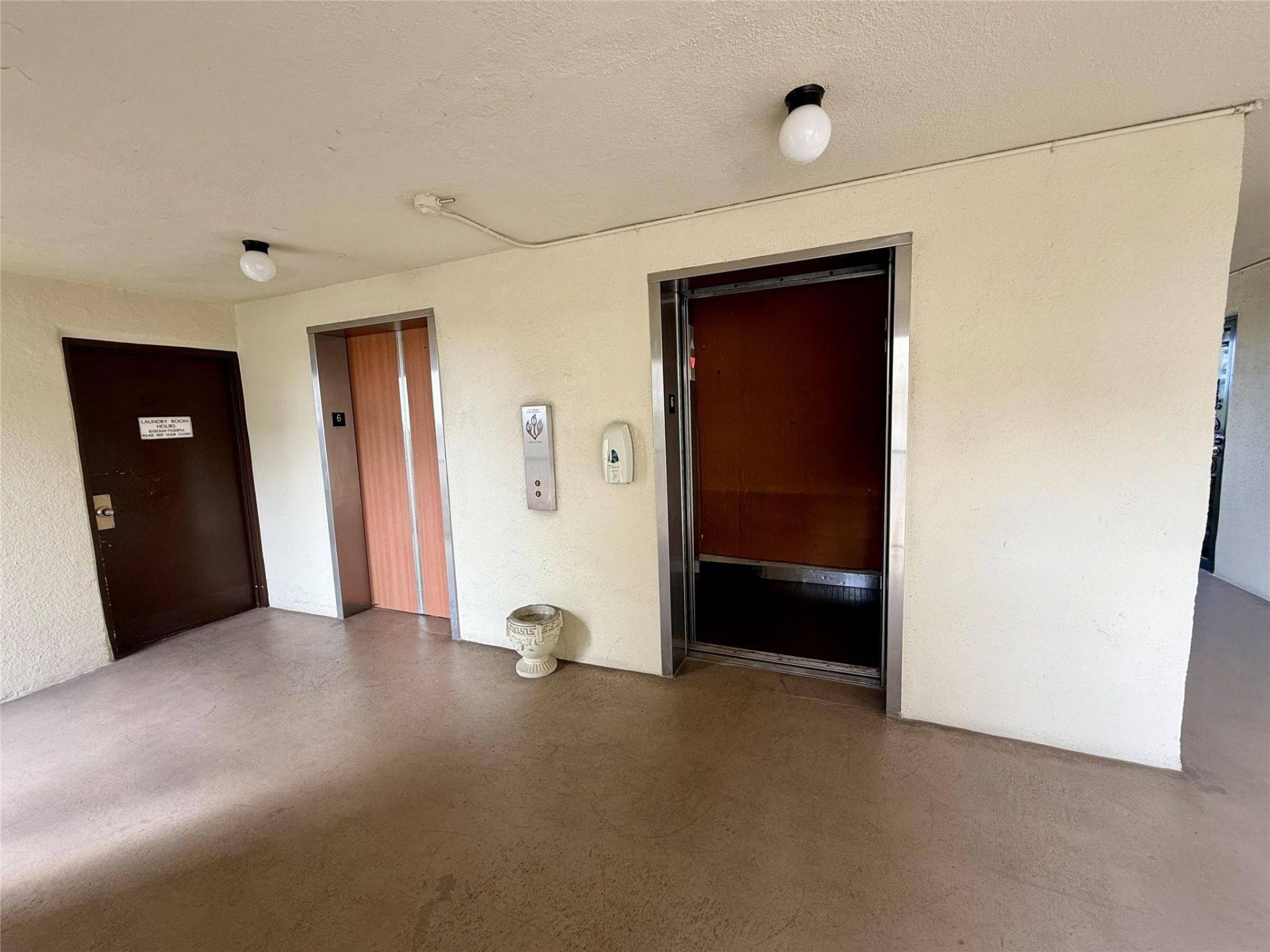 2304 S Cypress Bend Drive, Unit 615, Pompano Beach, FL 33069 Photo