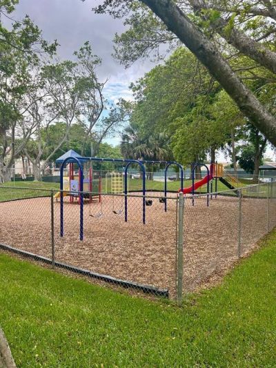 2304 S Cypress Bend Drive, Unit 615, Pompano Beach, FL 33069 Photo