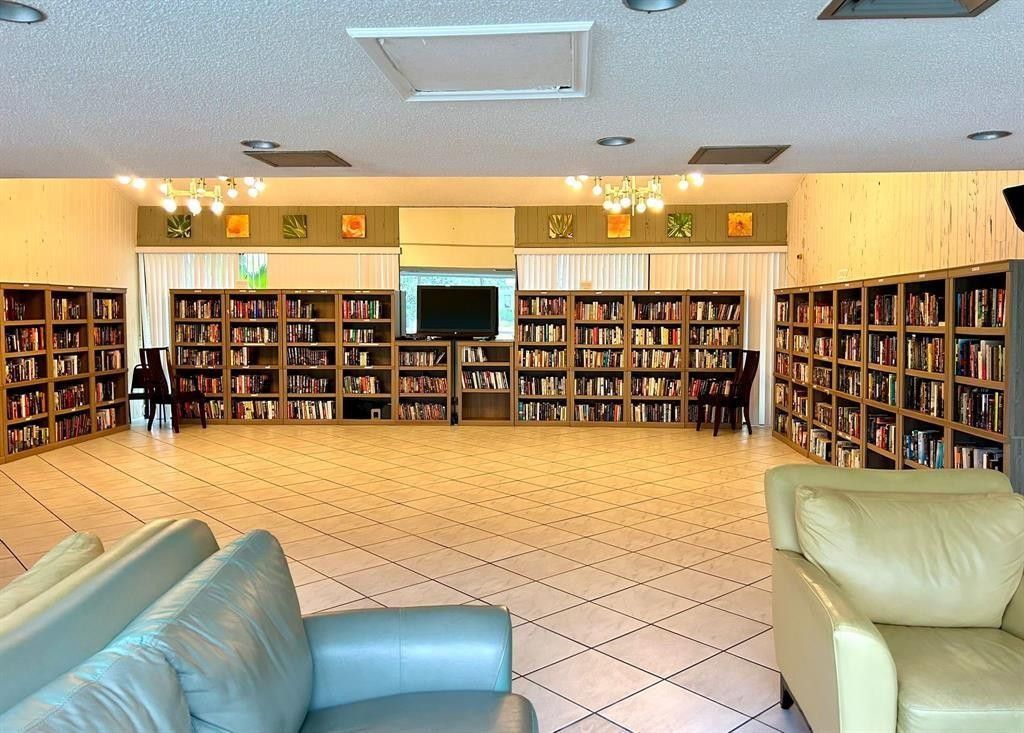 2304 S Cypress Bend Drive, Unit 615, Pompano Beach, FL 33069 Photo