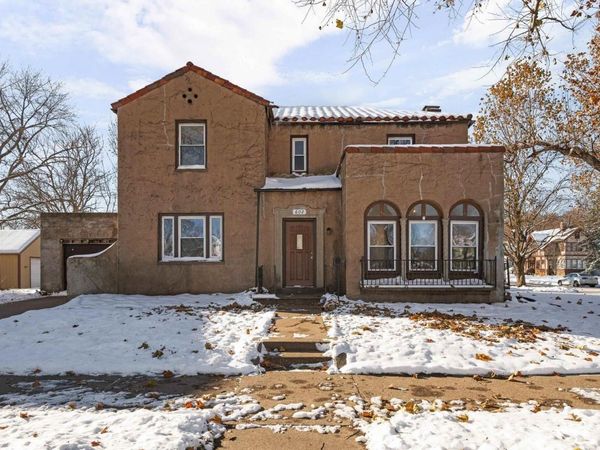 602 S 9TH Street, Clinton, IA 52372