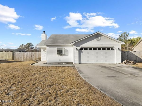 203 Inman Court, Hubert, NC 28539