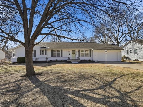 2309 W 104th Street, Leawood, KS 66206