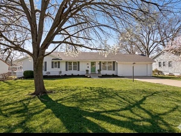 2309 W 104th Street, Leawood, KS 66206