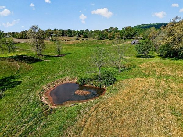 515 Jericho Rd, Quebeck, TN 38579