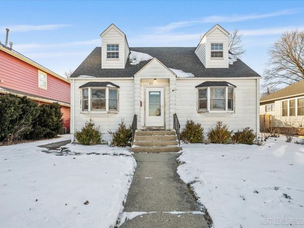 412 Richards Street, Geneva, IL 60134