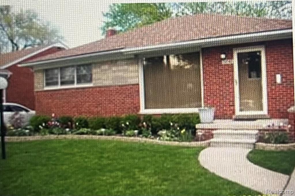 22130 Kenosha Street S, Oak Park, MI 48237 Main Photo