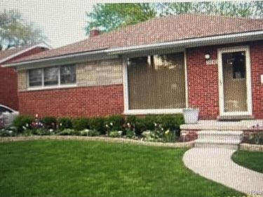 22130 Kenosha Street S, Oak Park, MI 48237