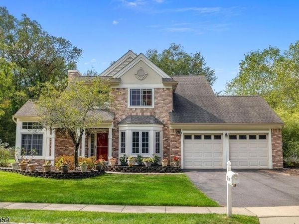 4 Tanglewood Way, Mount Olive, NJ 07828