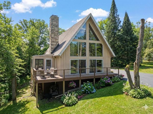 W5511 Cool Hill DRIVE, Elkhorn, WI 53121