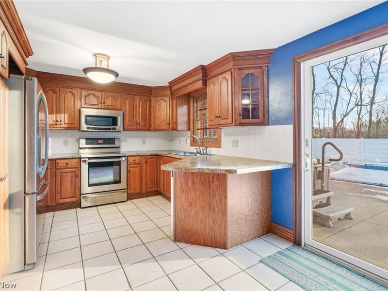 5126 Easton Street NW, Malvern, OH 44644 Photo 11