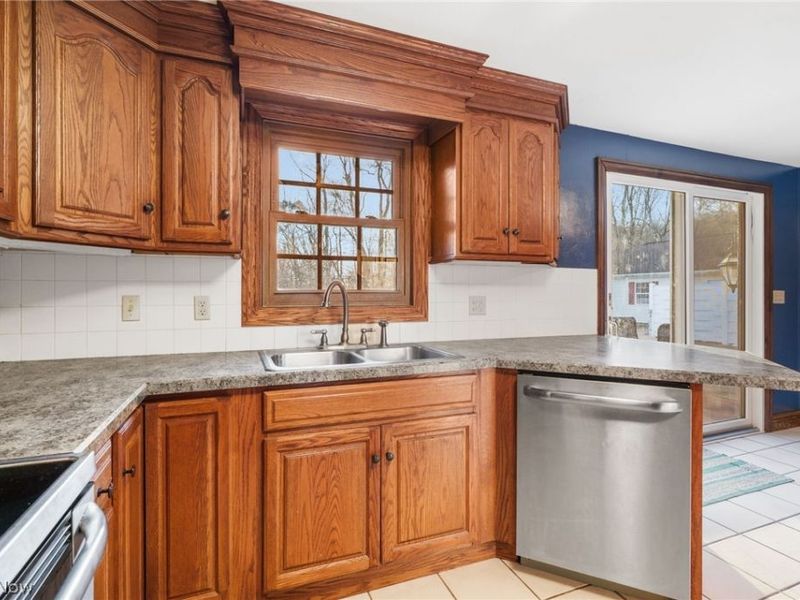 5126 Easton Street NW, Malvern, OH 44644 Photo 13