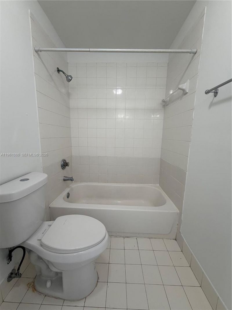 1181 NW 125th Pl, Unit 203, Miami, FL 33182 Photo