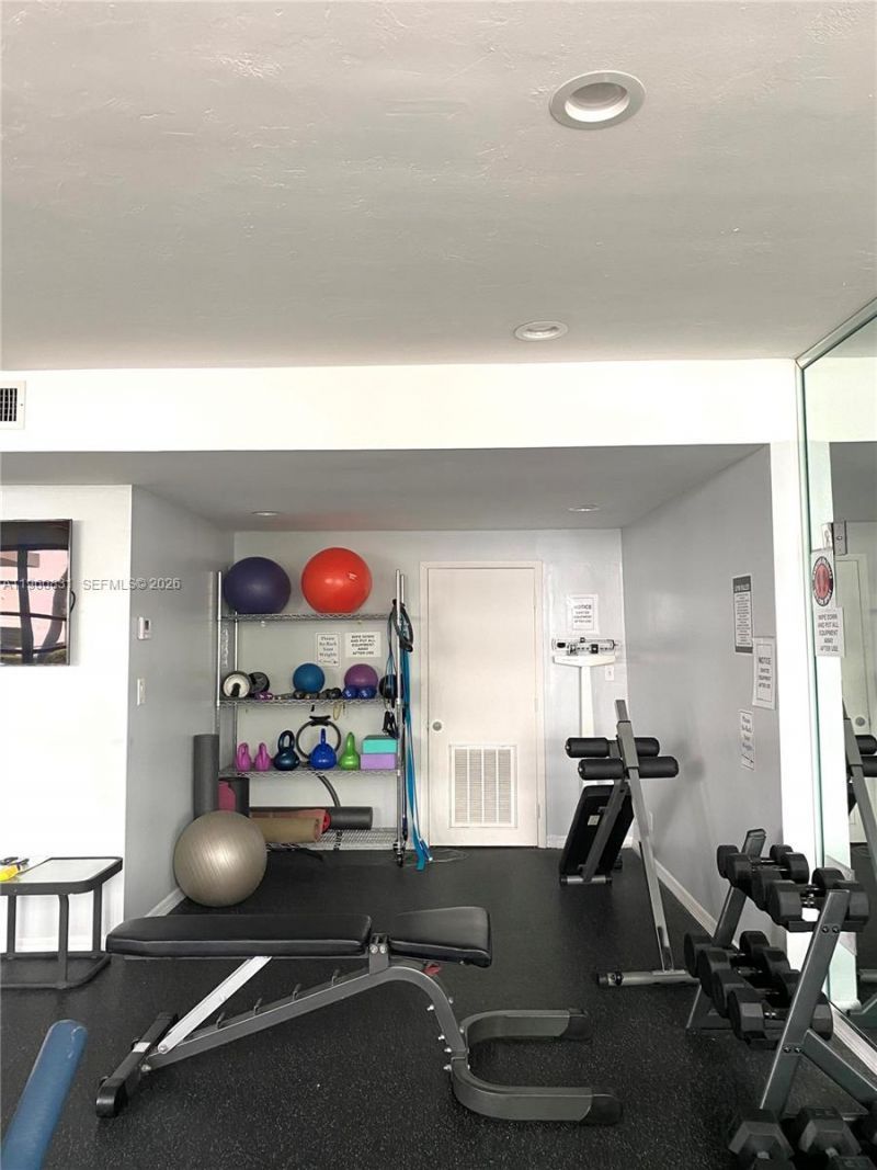 1408 Brickell Bay Dr , Unit 1217, Miami, FL 33131 Photo