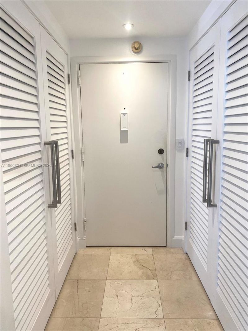 1408 Brickell Bay Dr , Unit 1217, Miami, FL 33131 Photo