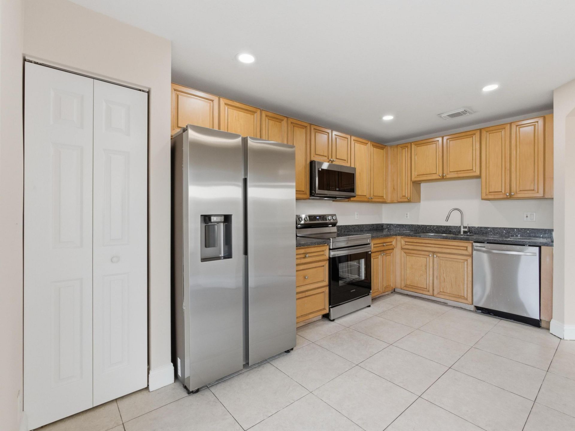 9212 Lily Bank Court, Riviera Beach, FL 33407 Photo