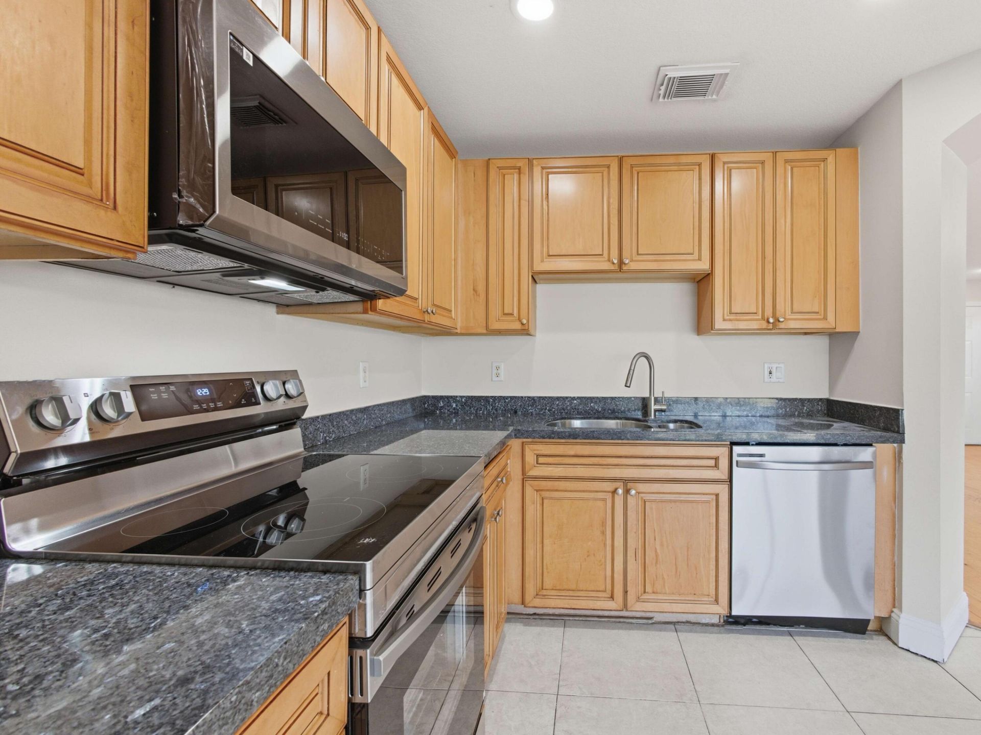 9212 Lily Bank Court, Riviera Beach, FL 33407 Photo