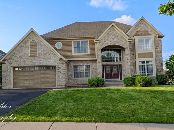 3260 Nottingham Drive, Algonquin, IL 60102