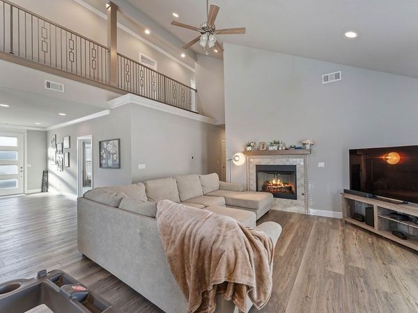 1305 2nd Street, Bentonville, AR 72712