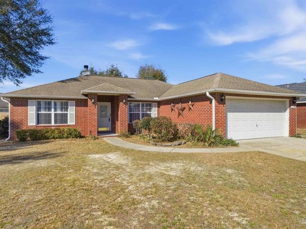 5271 Goshawk Dr, Milton, FL 32570