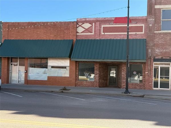 106 E Main Street, Sayre, OK 73662