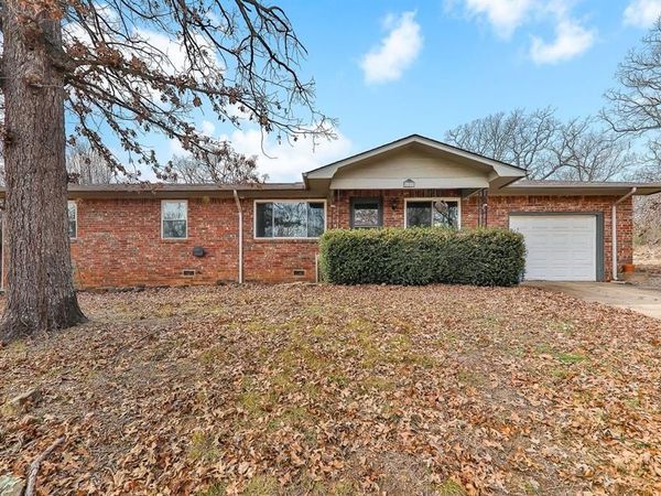 121 Gilbert Drive, Eufaula, OK 74432