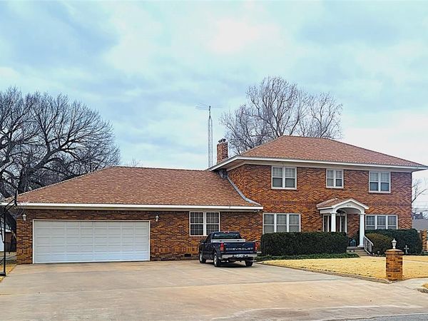 521 N Noble Avenue, Watonga, OK 73772