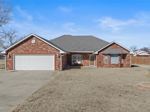 1835 E Redbud Road, Washington, OK 73093