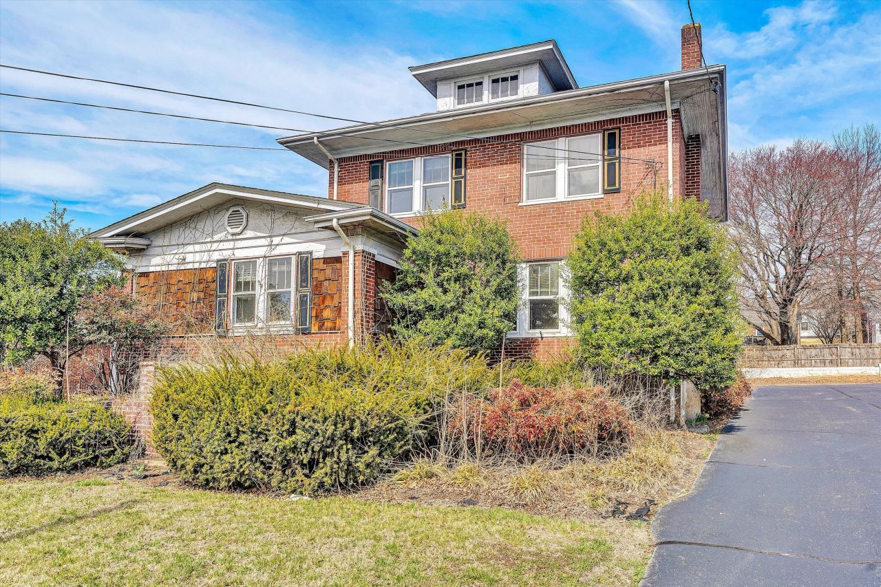 1106 Washington (and 1110) Ave, Vinton, VA 24179 Main Photo