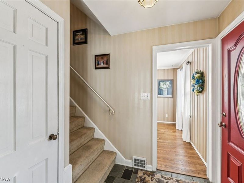 1837 Oakmount Road, South Euclid, OH 44121 Photo 2