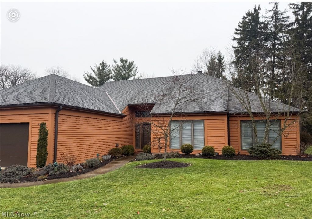 952 Hemlock Lane, Sagamore Hills, OH 44067