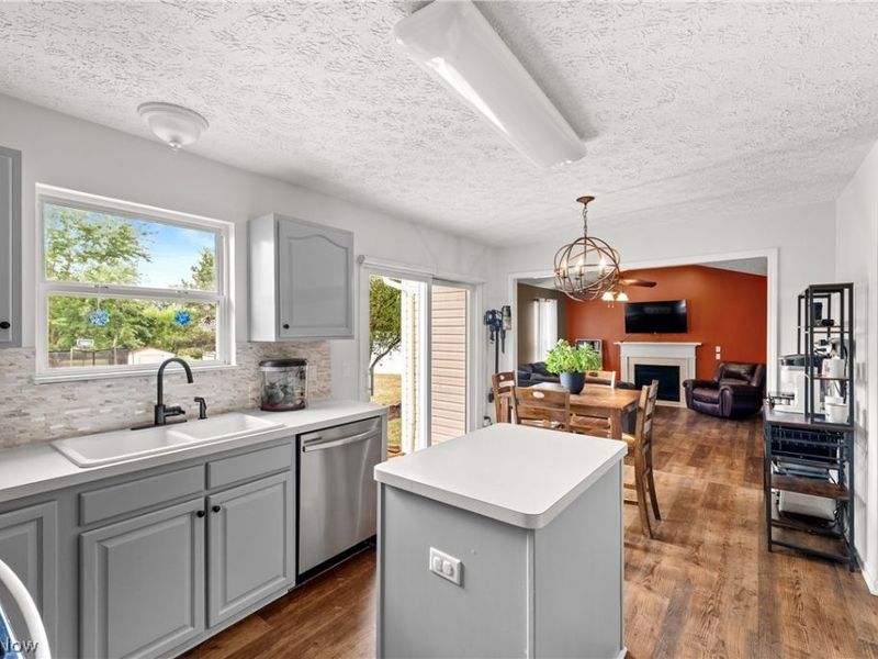 7278 Honey Shade Court, Chippewa Lake, OH 44215 Photo 9