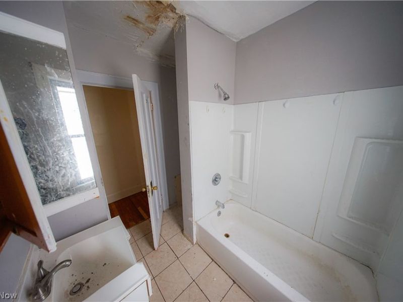 1335 Hampton, East Cleveland, OH 44112 Photo 5