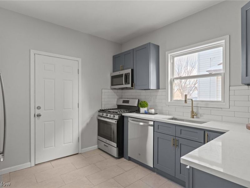 4122 Spokane Avenue, Cleveland, OH 44109 Photo 15