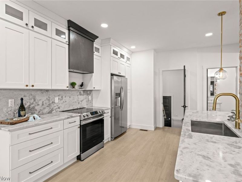 1422 W 77th Street, Cleveland, OH 44102 Photo 10