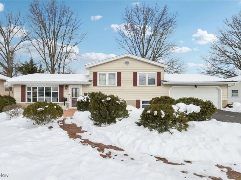 628 Matawan Drive, Campbell, OH 44405 Photo 1