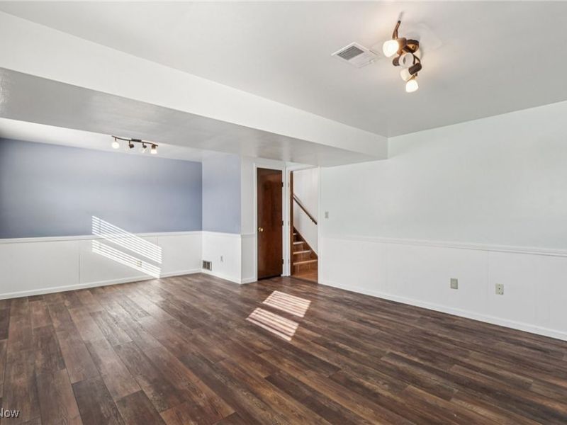 628 Matawan Drive, Campbell, OH 44405 Photo 28