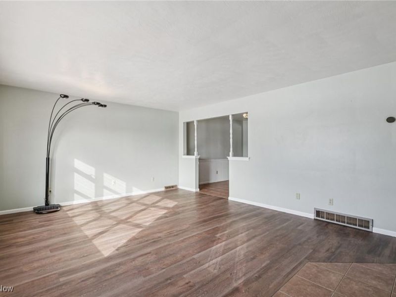 628 Matawan Drive, Campbell, OH 44405 Photo 3