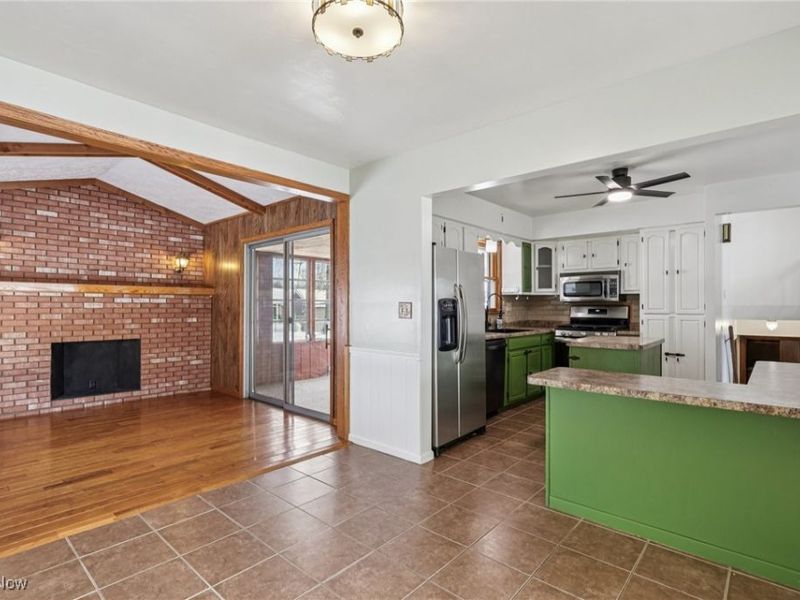 628 Matawan Drive, Campbell, OH 44405 Photo 6