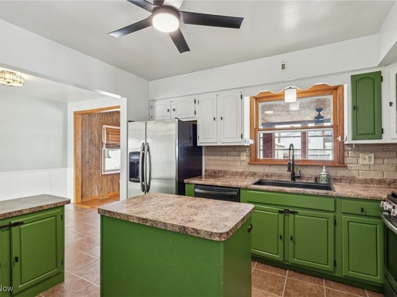 628 Matawan Drive, Campbell, OH 44405 Photo 9