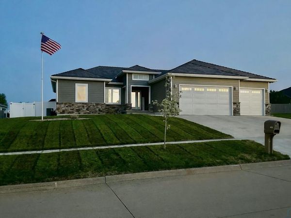 4612 Stoneridge Pkwy, Sioux City, IA 51106