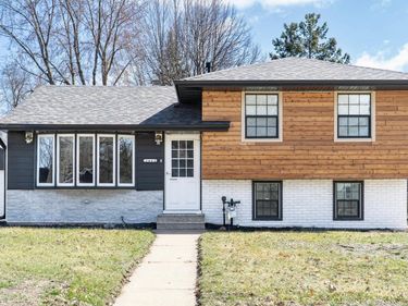 2463 Silver Lake Road NW, New Brighton, MN 55112