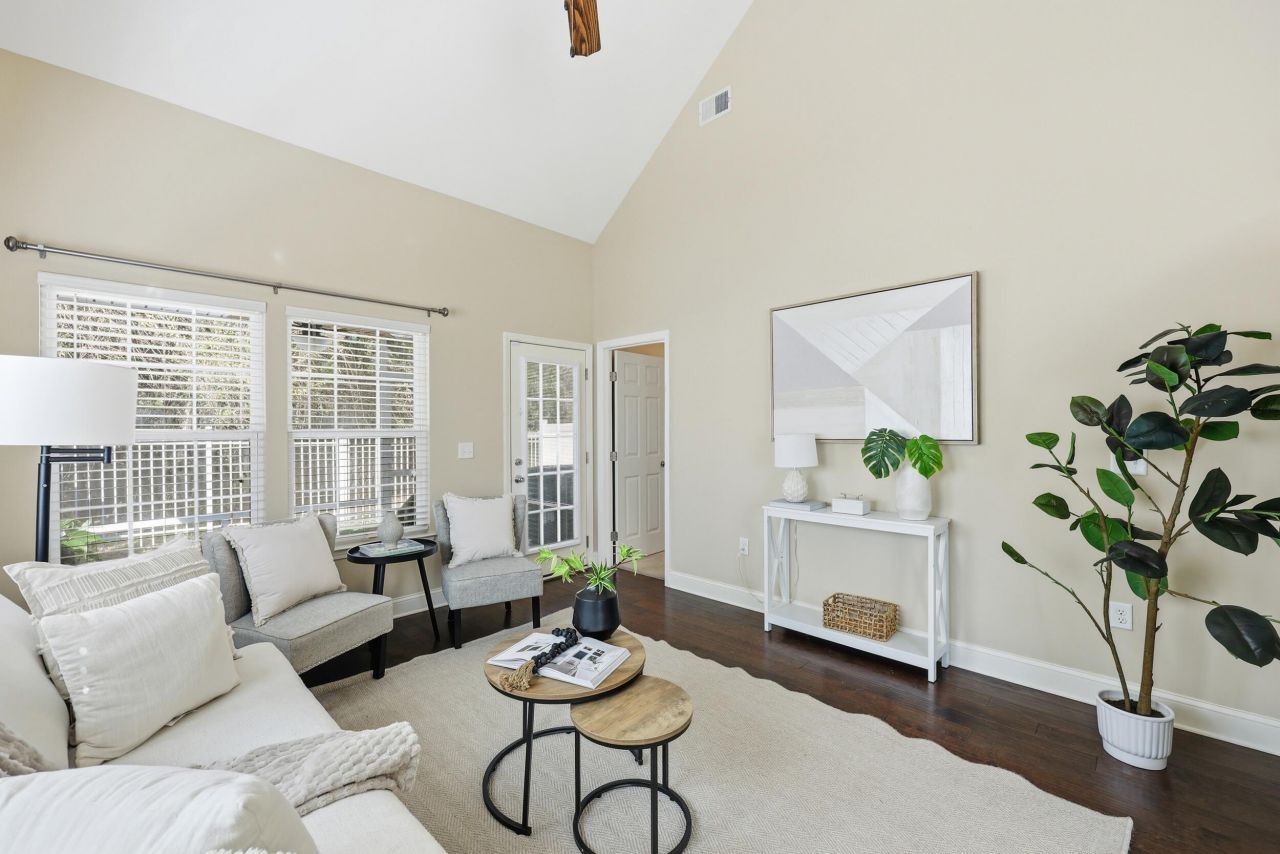 371 Dante Circle Photo 10