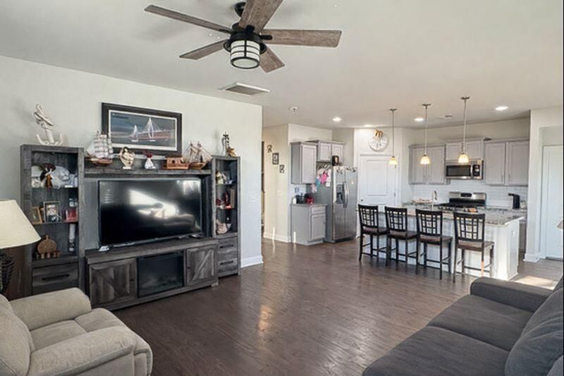 226 Rhodes Court Photo 11